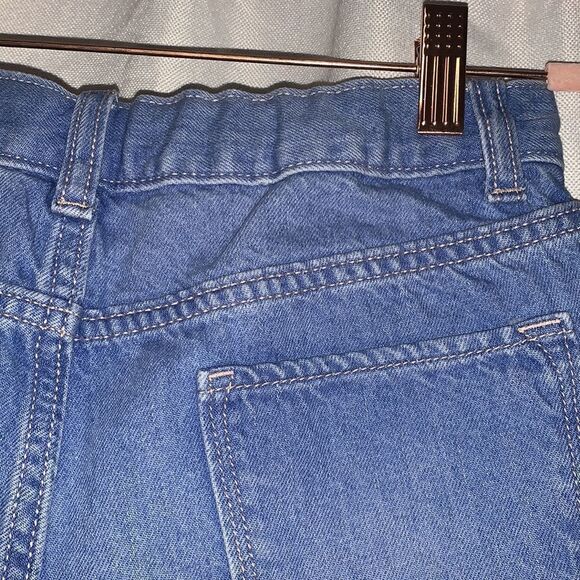 Old navy light wash lace cut off shorts - Picture 6 of 9